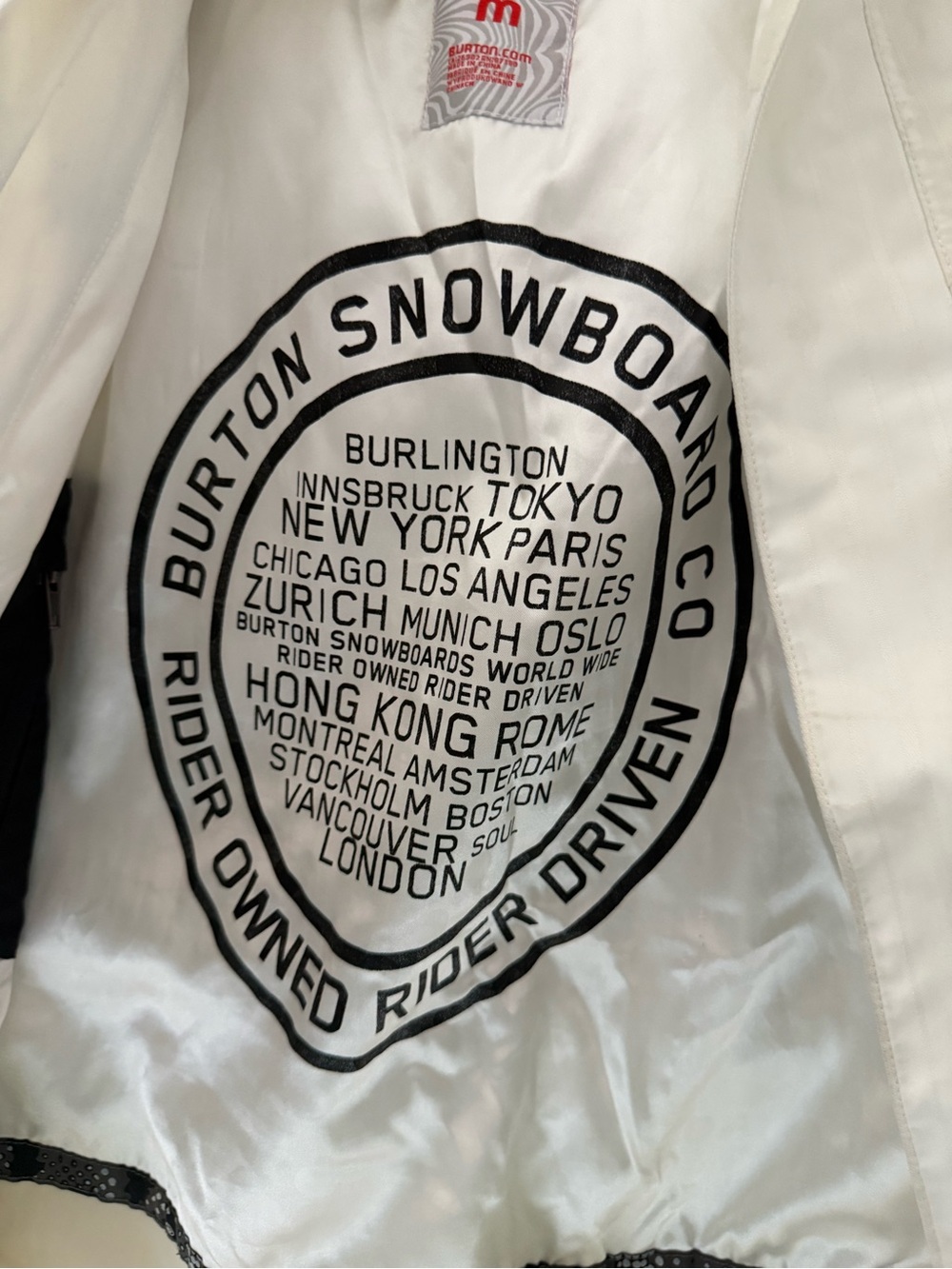 Burton White Snowboard Jacket – Men’s Medium - Picture 5 of 7